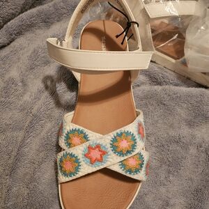 Thereabouts Girls White Sandals with Colorful Embroidery NWT 5 M